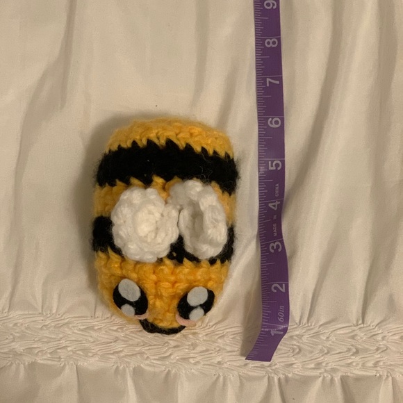 Handmade Crochet Little Bees - Picture 4 of 5